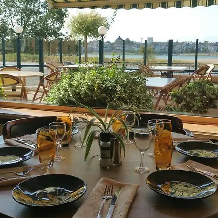 Hotell Logis - Au Poisson D'argent - 3 Etoiles Et Restaurant 2*