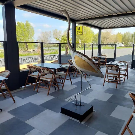 Logis - Au Poisson D'argent - 3 Etoiles Et Restaurant 2* Le Mesnil-en-Vallée