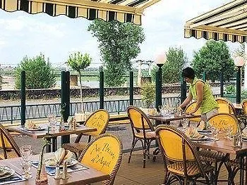 Logis - Au Poisson D'argent - 3 Etoiles Et Restaurant 2* Le Mesnil-en-Vallée