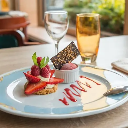 Logis - Au Poisson D'argent - 3 Etoiles Et Restaurant 2* Le Mesnil-en-Vallée