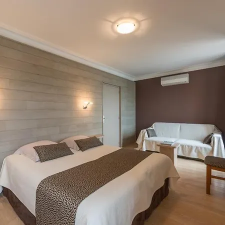 Hotell Logis - Au Poisson D'argent - 3 Etoiles Et Restaurant 2*