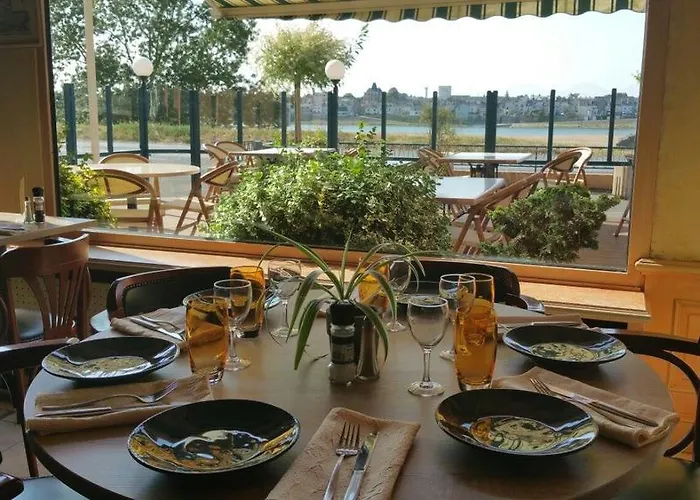 Hotel Logis - Au Poisson D'argent - 3 Etoiles Et Restaurant 2*