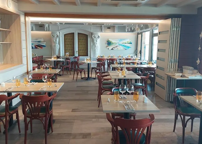 Hotel Logis Hotels - Au Poisson D'Argent - Hotel 3 Etoiles Et Restaurant