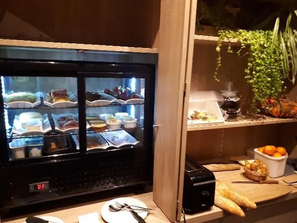 Hotel Logis Hotels - Au Poisson D'Argent - Hotel 3 Etoiles Et Restaurant