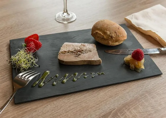 Logis Hotels - Au Poisson D'Argent - Hotel 3 Etoiles Et Restaurant 2* Le Mesnil-en-Vallée