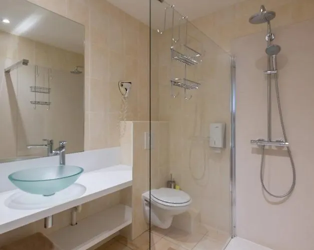 Hotel Logis Hotels - Au Poisson D'Argent - Hotel 3 Etoiles Et Restaurant 2*