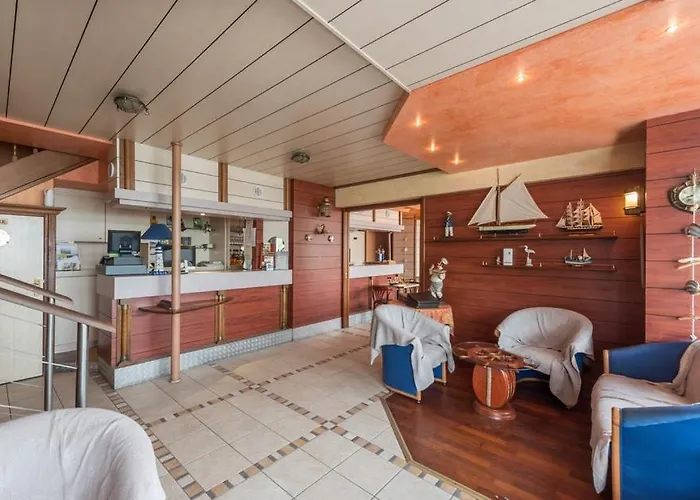 Logis - Au Poisson D'argent - 3 Etoiles Et Restaurant 2*