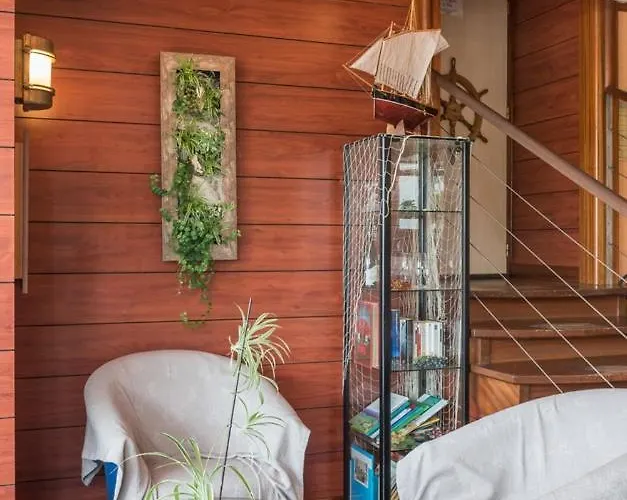 Hotel Logis - Au Poisson D'argent - 3 Etoiles Et Restaurant 2*