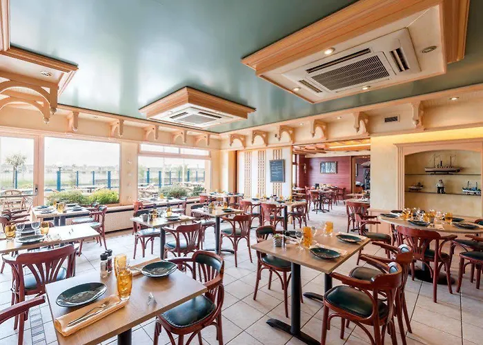 Logis Hotels - Au Poisson D'Argent - Hotel 3 Etoiles Et Restaurant 2*