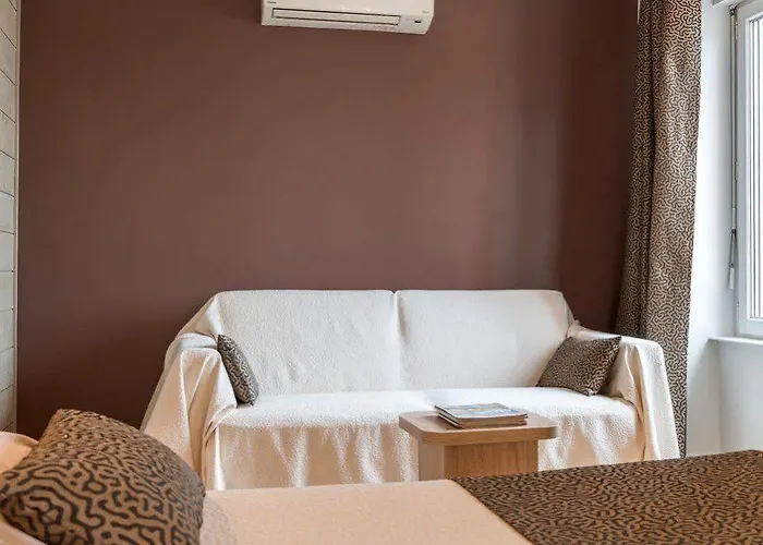 Logis Hotels - Au Poisson D'Argent - Hotel 3 Etoiles Et Restaurant Hotel